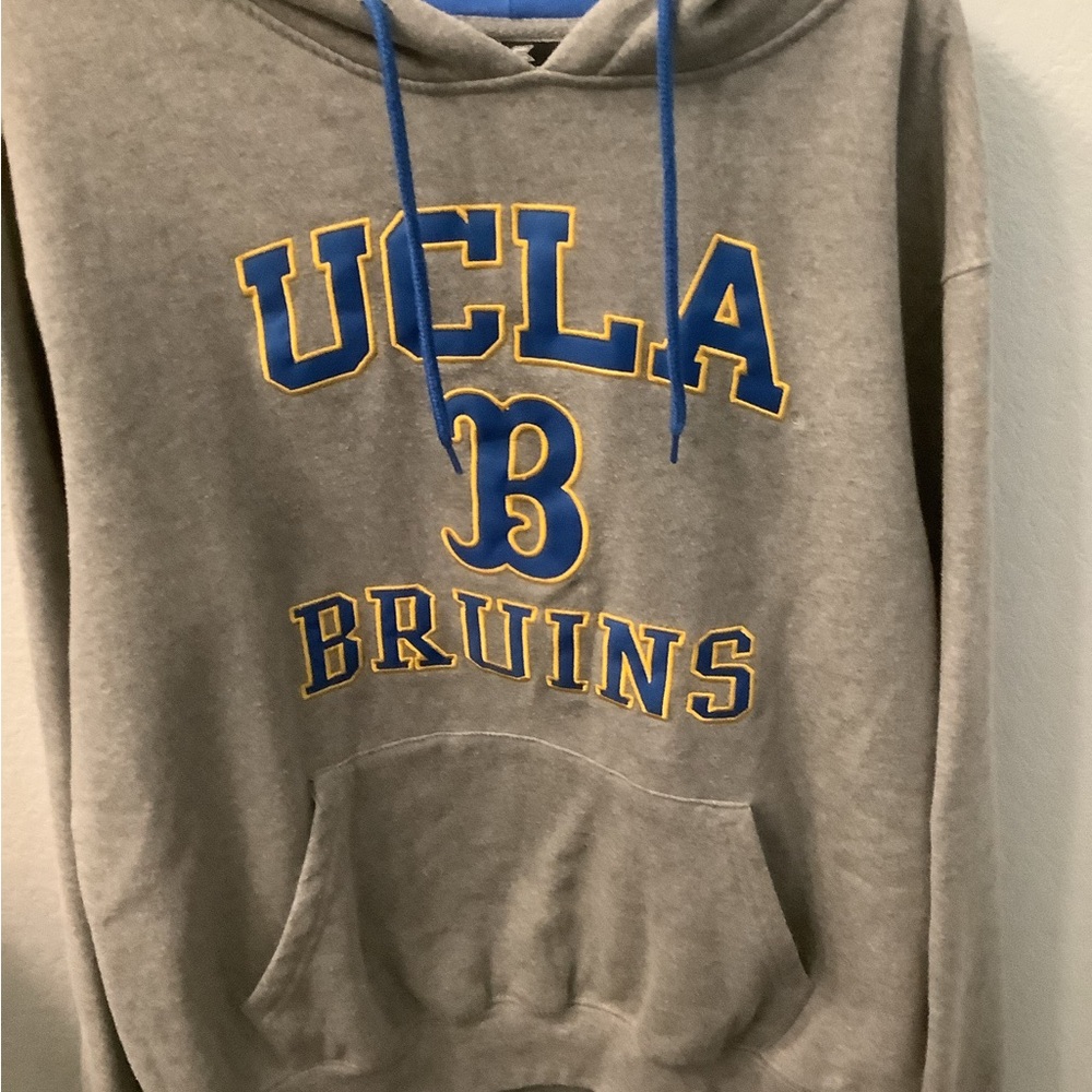 Colosseum Gray and Blue Sweatshirt